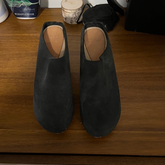 Bryr Shoes - Bryr clogs